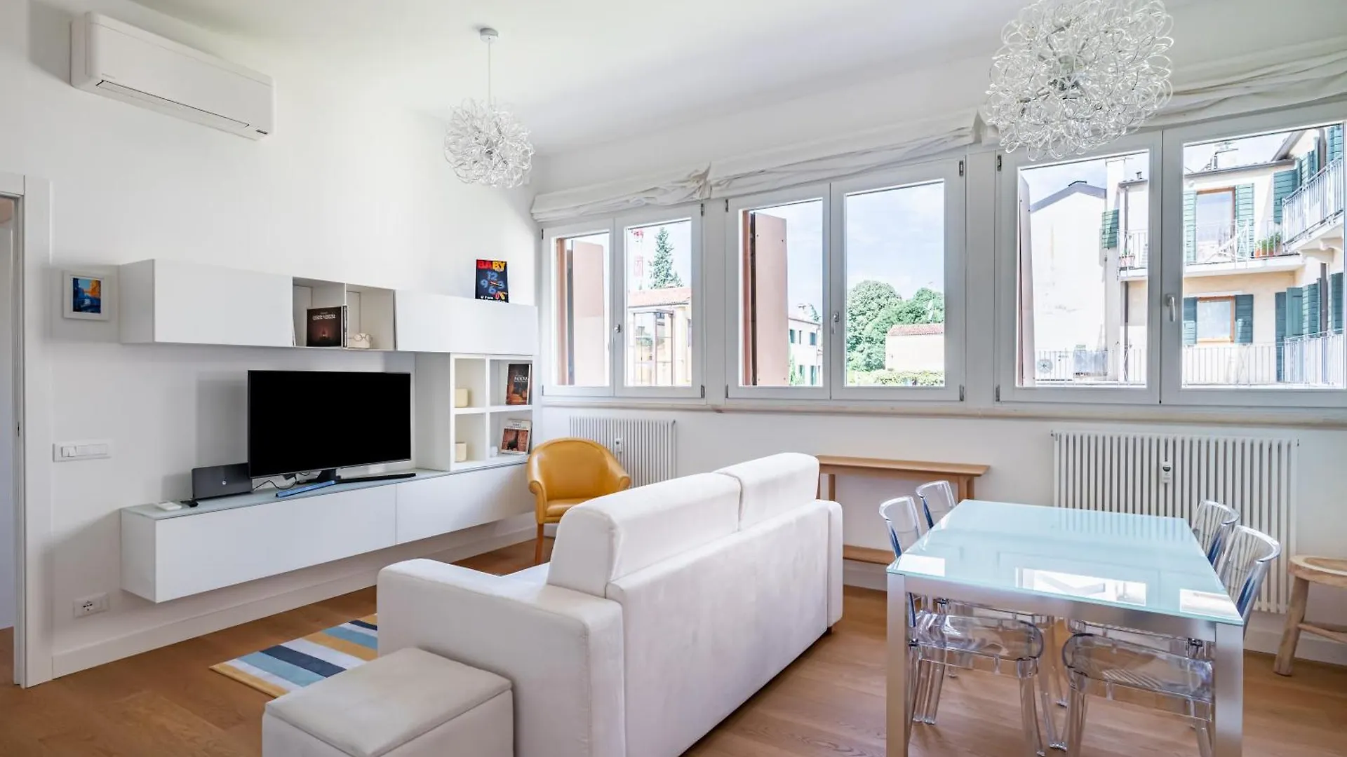 Elegant And Cosy Apartment In Padova Center!